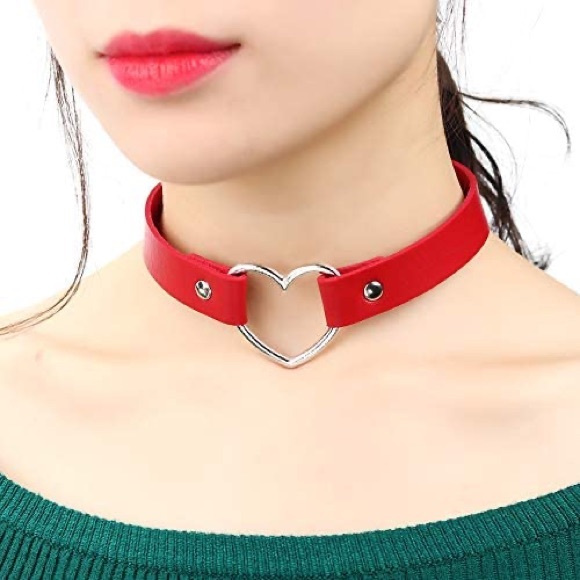 Punk Gothic Vegan Leather Choker with Heart Ring - Picture 3 of 16